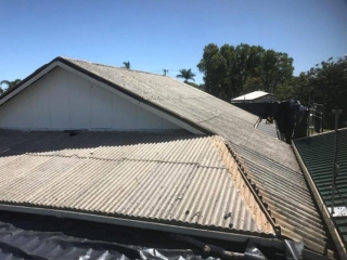 HTS-Group-ROOFING-ASBESTOS-ROOF-REMOVAL-BOWEN-FNQ-IMG_2512