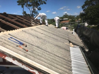 HTS-Group-ROOFING-ASBESTOS-ROOF-REMOVAL-BOWEN-FNQ-IMG_2521