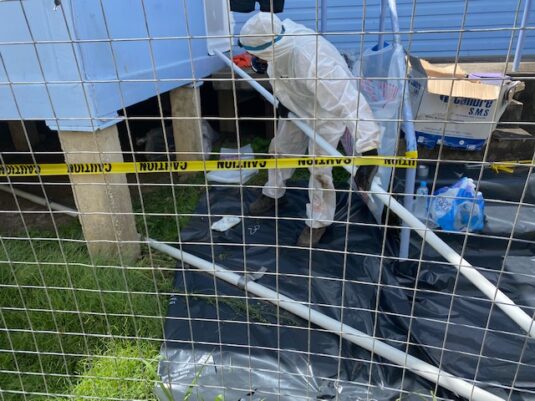 asbestos removal contractors dispose of old asbestos gargbage